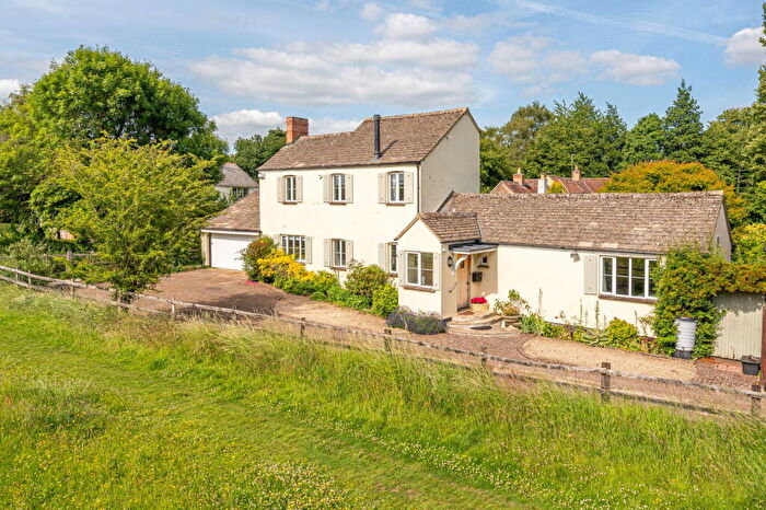 3 Bedroom Detached House For Sale In West Street, Great Somerford, SN15