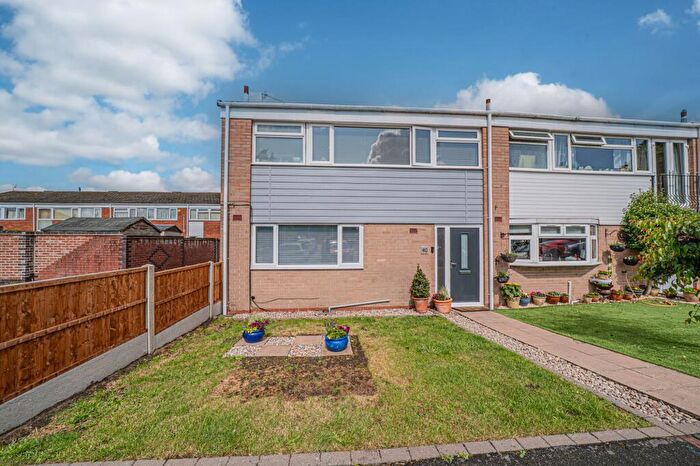 3 Bedroom Terraced House For Sale In Rowood Drive, Solihull, B92