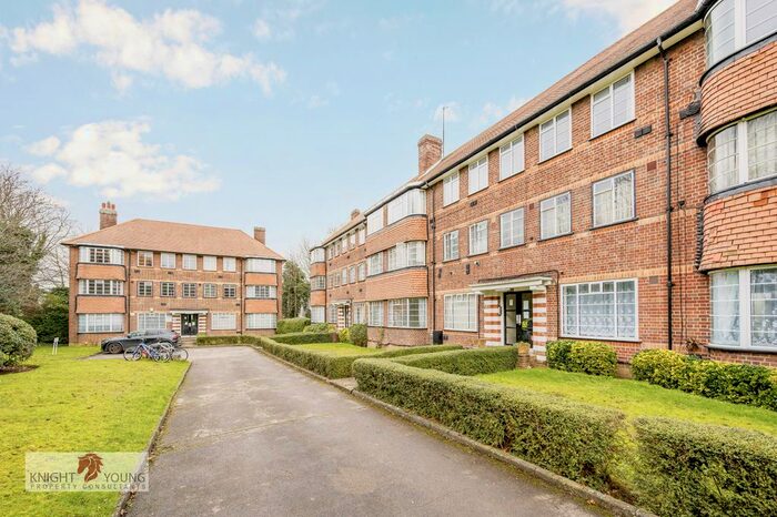 2 Bedroom Flat To Rent In Hanger Lane, London W5