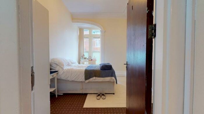 4 Bedroom Terraced House To Rent In Victoria Road, Hyde Park, Leeds, LS6