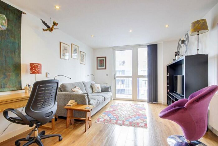 1 Bedroom Flat To Rent In Opal Court, London, E15