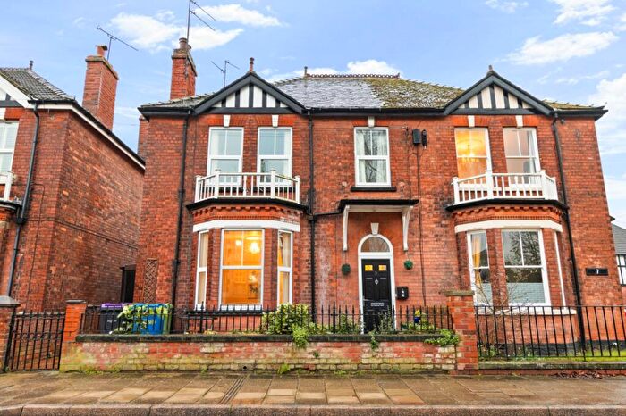 4 Bedroom Semi-Detached House For Sale In Bright Street, Gainsborough, Lincolnshire, DN21