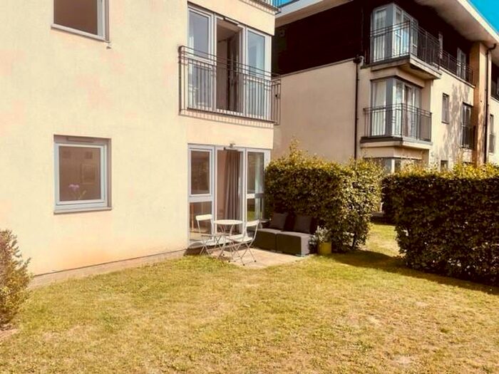 2 Bedroom Apartment To Rent In Windsor, Berkshire, SL4