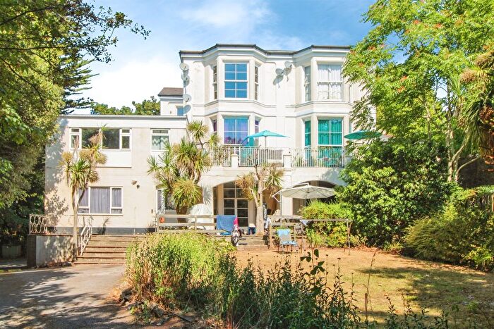 2 Bedroom Flat For Sale In Thurlow Road, Torquay, TQ1