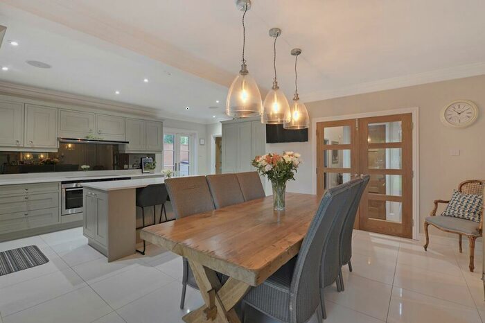 5 Bedroom Detached House For Sale In Clare Wood Drive, East Malling, ME19