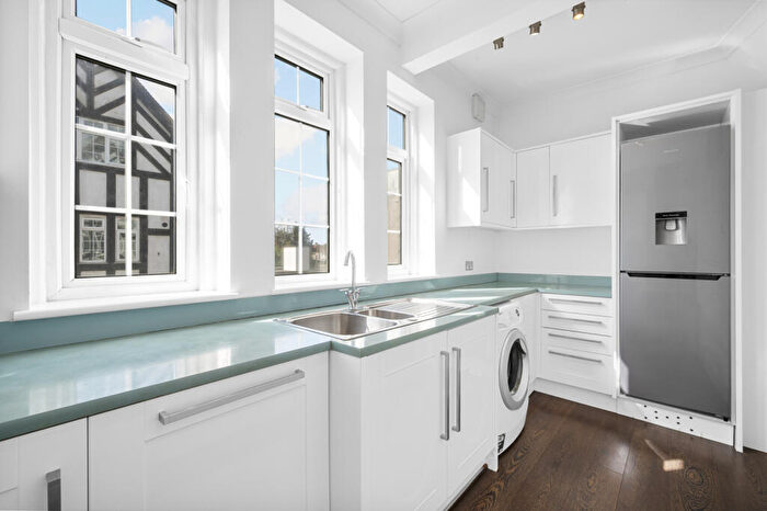 2 Bedroom Apartment For Sale In West Barnes Lane, New Malden, KT3