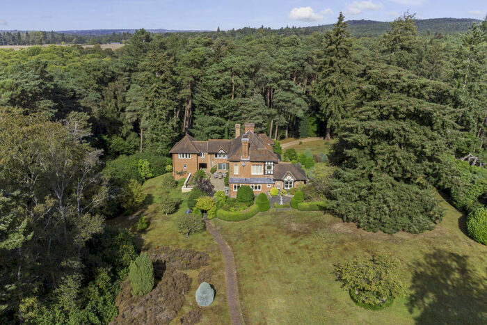 5 Bedroom Detached House For Sale In Farnham Road, Tilford, Farnham, GU10