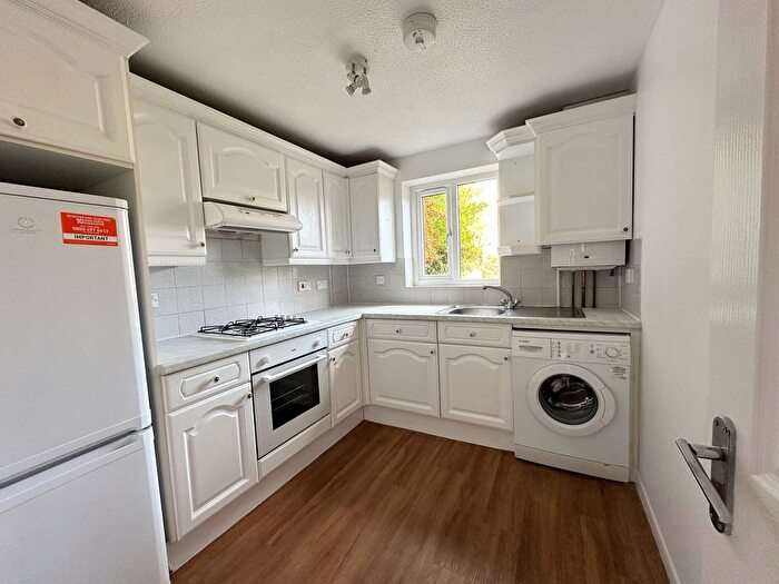 3 Bedroom Semi-Detached House To Rent In Leigh Hunt Drive, Leigh Hunt Drive, Southgate, London, N14