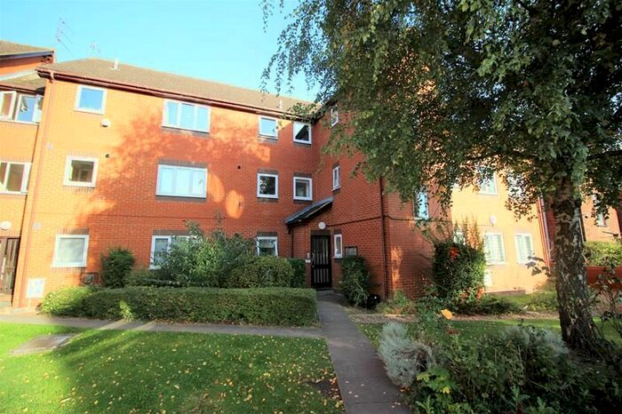 2 Bedroom Flat To Rent In Regents Court, Shakespeare Road, MK40