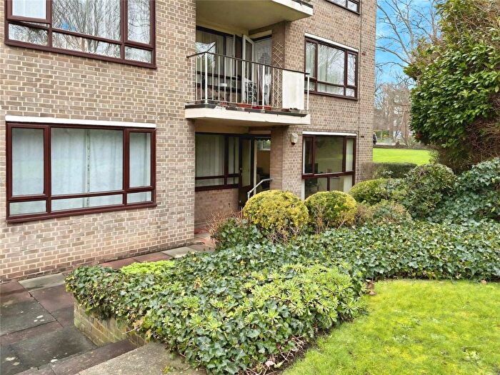 2 Bedroom Flat For Sale In North Park, London, SE9