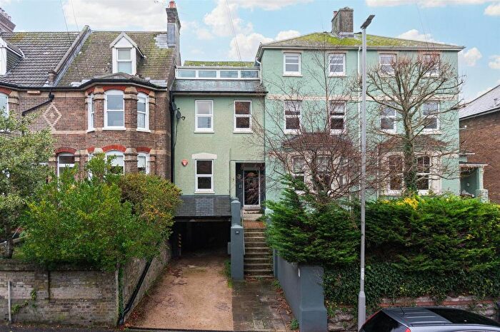 7 Bedroom Terraced House For Sale In Icen Way, Dorchester, DT1