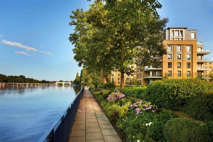 2 Bedroom Flat To Rent In Carlton House, Teddington Riverside, London, TW11