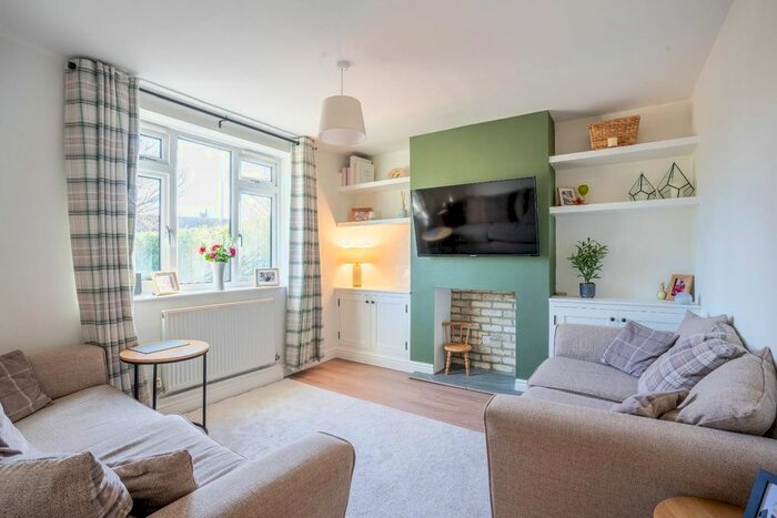 2 Bedroom Town House For Sale In North Lane, York, YO24
