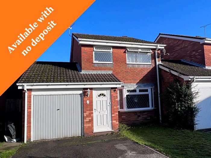 3 Bedroom Link Detached House To Rent In Downscroft Gardens, Hedge End, Southampton, Hampshire, SO30