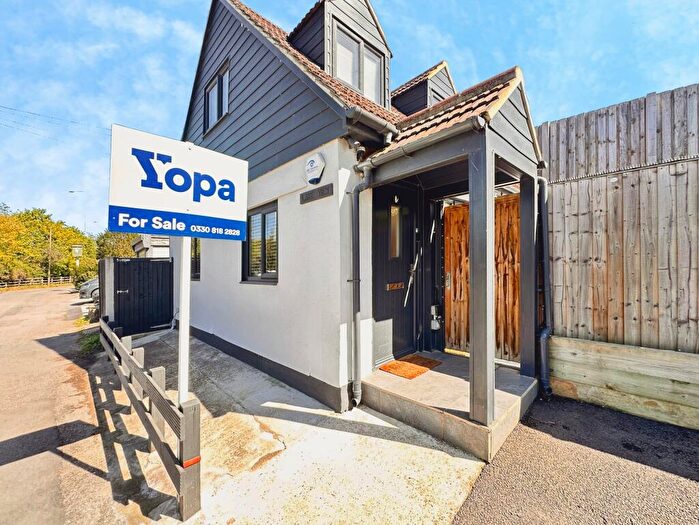 2 Bedroom Detached House For Sale In Grange Lane, Maidstone, ME14