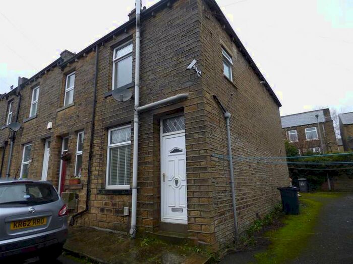 2 Bedroom End Of Terrace House To Rent In Cross Cottages, Marsh, Huddersfield, HD1