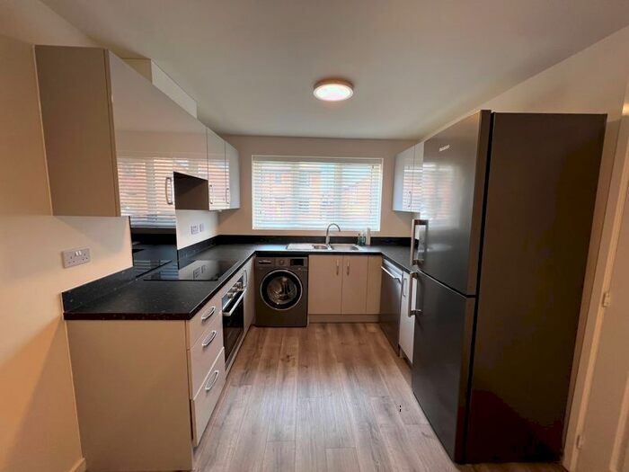 3 Bedroom Semi-Detached House To Rent In Elderflower Drive, Salford, M6