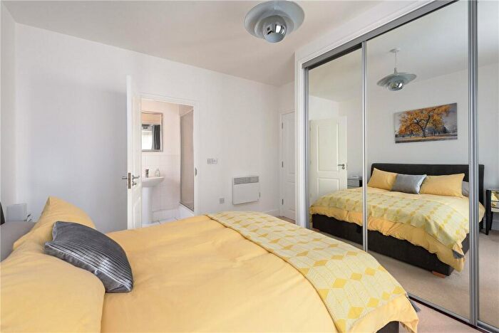2 Bedroom Apartment For Sale In The Rope Walk, Canterbury, Kent, CT1