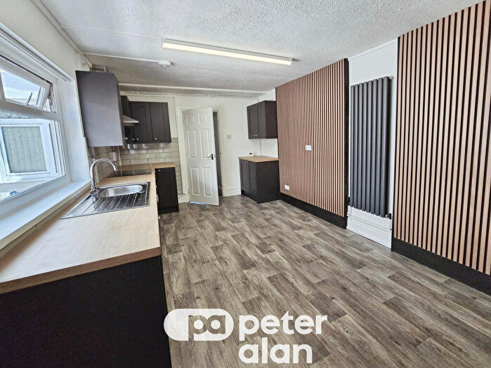 3 Bedroom House To Rent In Neath Road, Swansea, SA1