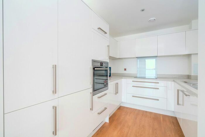 1 Bedroom Apartment To Rent In Eagle Heights, Waterside Way, London, N17