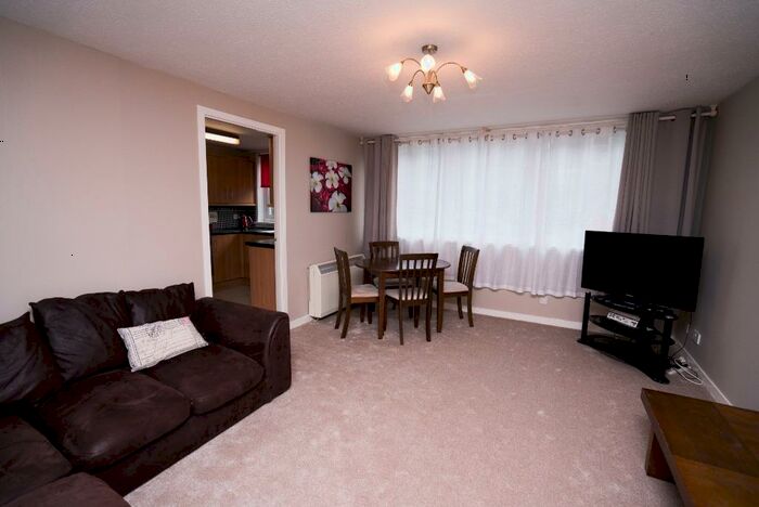2 Bedroom Flat To Rent In Richmond Court, Aberdeen, AB25