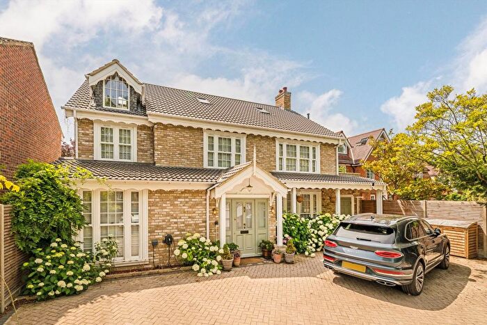 5 Bedroom Detached House To Rent In Park Road, Hampton, TW12