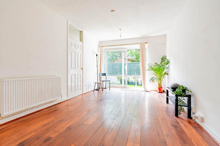 1 Bedroom Bungalow For Sale In Trendlewood Park, Stapleton, Bristol, BS16