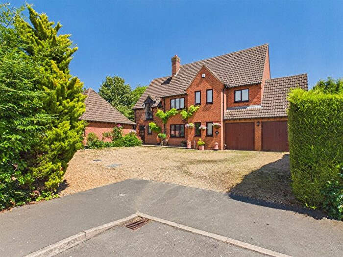 5 Bedroom Detached House For Sale In Forest Gardens, Stamford, PE9