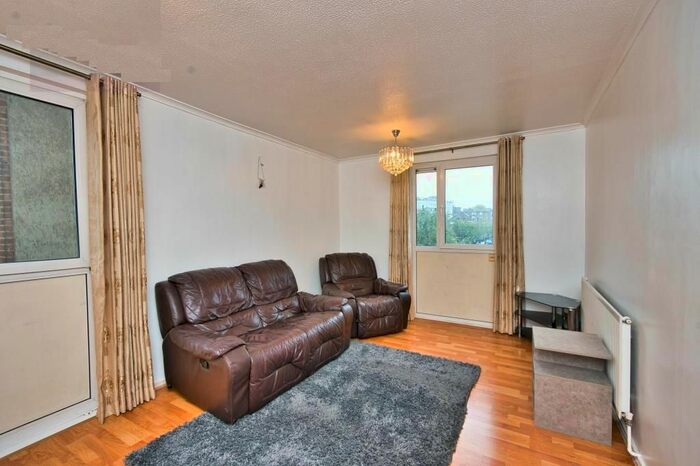 4 Bedroom Flat To Rent In Roman Road, London, E3