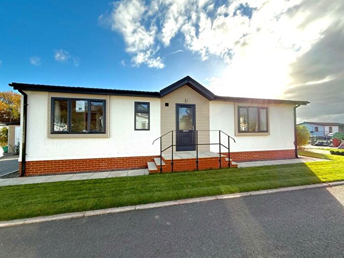 2 Bedroom Park Home For Sale In Orchard Bungalows, Crow Piece Lane, Burnham Beeches, Farnham Common, SL2