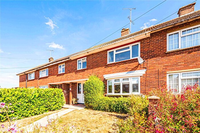 3 Bedroom Terraced House For Sale In Knights Close, Eaton Bray, Central Bedfordshire, LU6