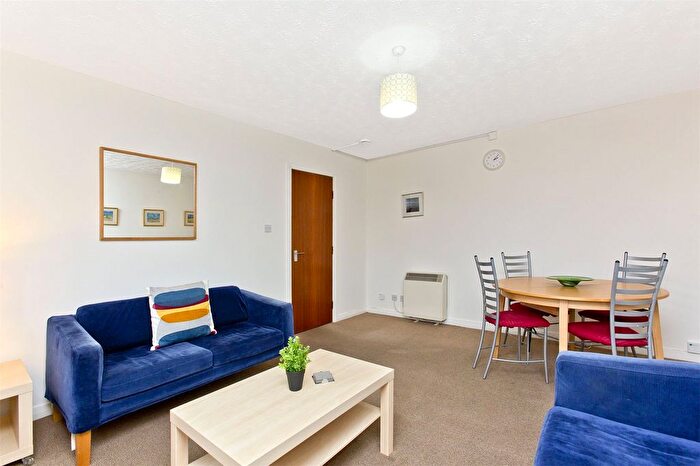 2 Bedroom Flat To Rent In Craighouse Gardens, Edinburgh, EH10