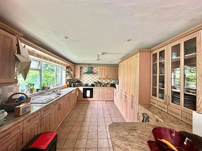 5 Bedroom House To Rent In Gravel Hill, CR0