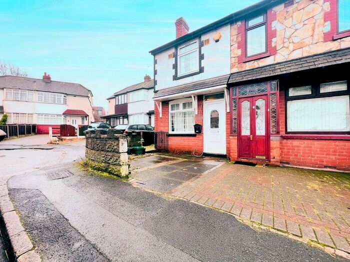 3 Bedroom Property To Rent In St. Pauls Crescent, West Bromwich, B70