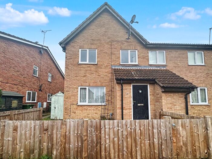 2 Bedroom Cluster House To Rent In Stanch Hill Road, Sawtry, Peterborough, PE28