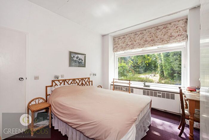 4 Bedroom Bungalow For Sale In Princes Way, London, SW19