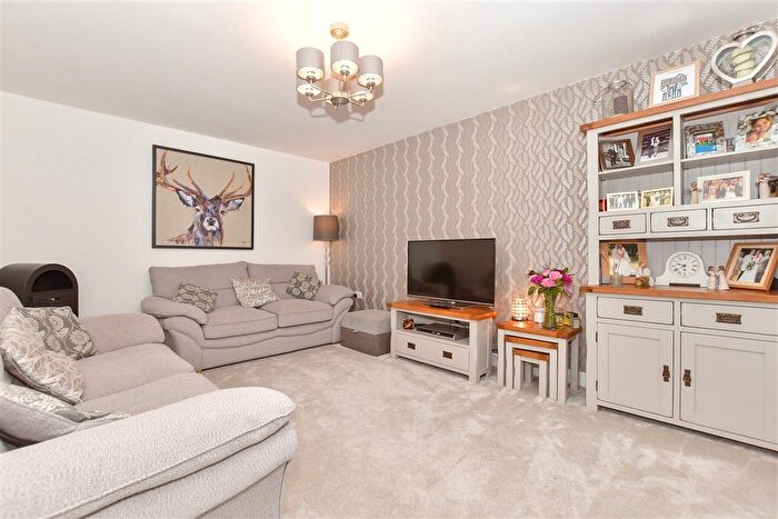 4 Bedroom Detached House For Sale In Collier Street, Yalding, Maidstone, Kent, ME18