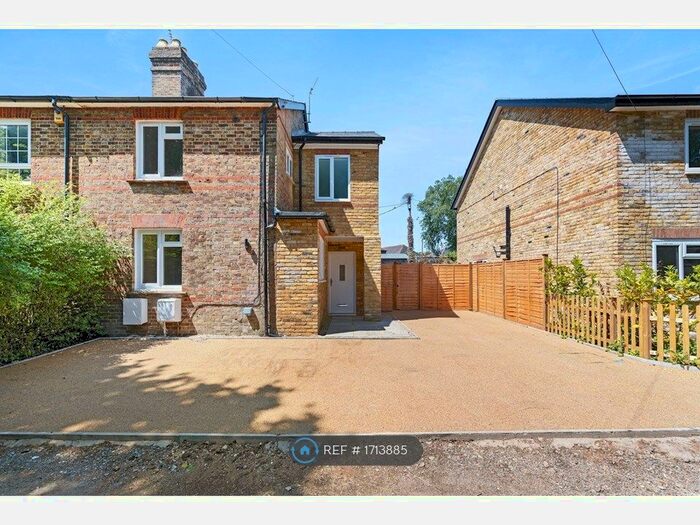 3 Bedroom Semi-Detached House To Rent In Guildford Road, Normandy, Guildford, GU3