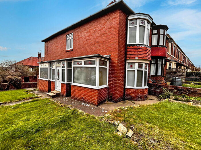 3 Bedroom End Of Terrace House For Sale In Maple Grove, Gateshead, Tyne And Wear, NE8