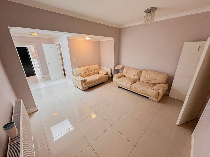 3 Bedroom Terraced House To Rent In Eastern Road, Plaistow, E13