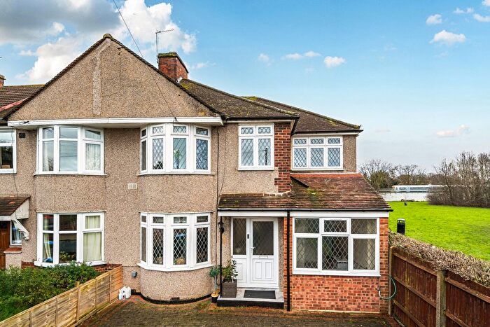 5 Bedroom End Terrace House For Sale In Canterbury Avenue, Sidcup, DA15