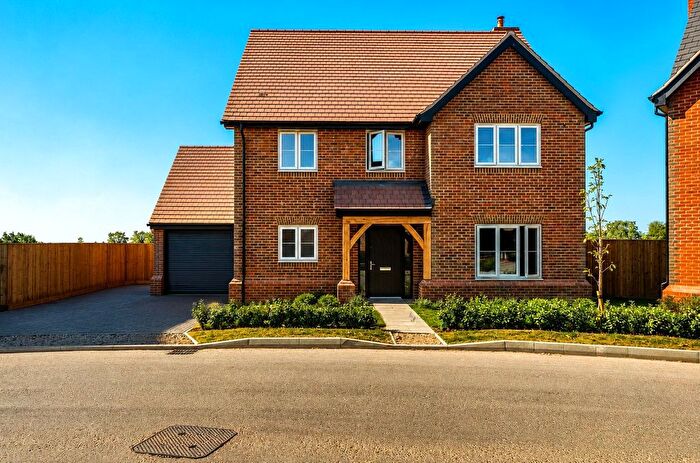 4 Bedroom Detached House For Sale In Shepherds Ridge, Mortimer Common, Reading, Berkshire, RG7