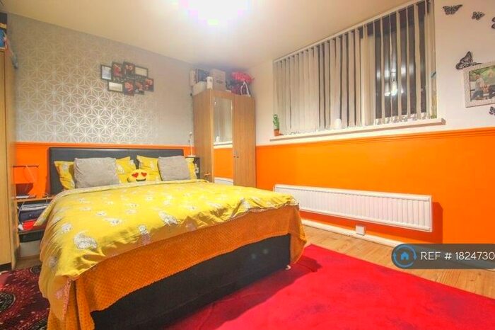 Studio To Rent In Bentley Court, Luton, LU1