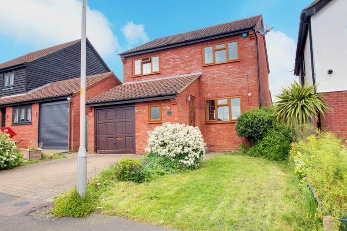 4 Bedroom Detached House To Rent In Springwood, Cheshunt, Waltham Cross, EN7