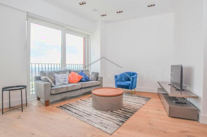 2 Bedroom Flat To Rent In Keybridge Tower, Exchange Gardens, Vauxhall, SW8