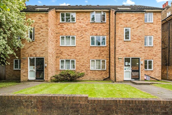 1 Bedroom Flat To Rent In Linden Grove, London, SE15