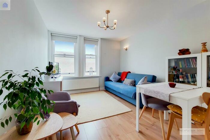 1 Bedroom Flat To Rent In Knights Hill, London, SE27