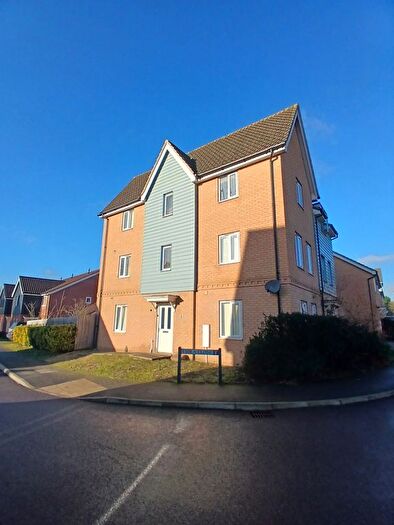 4 Bedroom Semi Detached House To Rent In Viola Close, Cringleford, Norwich, Norfolk, NR4