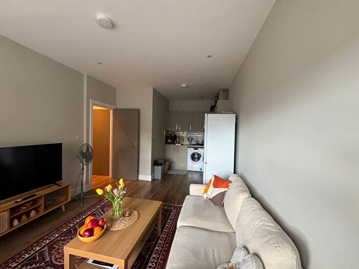 1 Bedroom Flat To Rent In Abington Street, Northampton, NN1