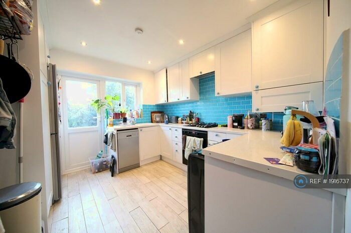 3 Bedroom Terraced House To Rent In Hampden Road, London, N8